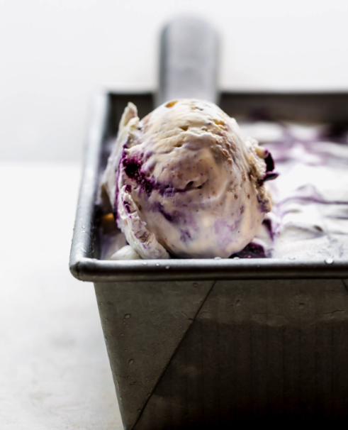 Домашнее мороженое с голубикой