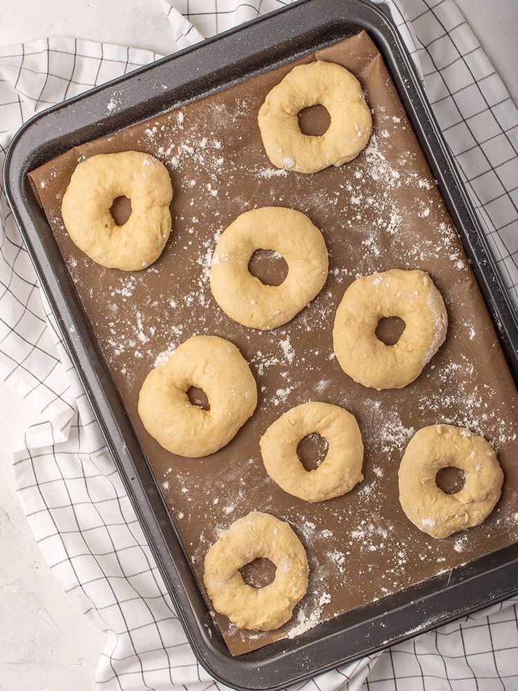 Пончики классические с сахарной пудрой