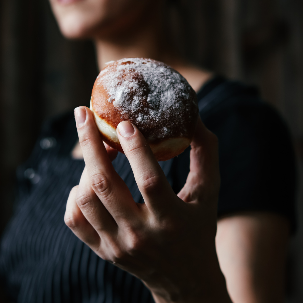 Пончики на кефире (пышные, мягкие, без дрожжей): рецепт с фото пошагово
