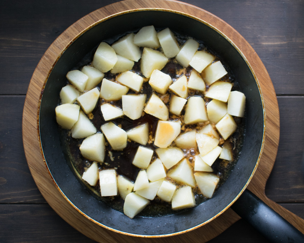 Картофель в пикантном соусе