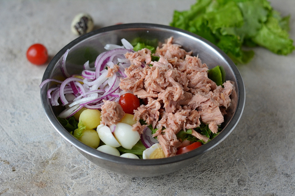 Как приготовить салат с тунцом консервированным и огурцом - 15 разновидностей