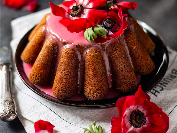 Шафрановый кекс с орешками